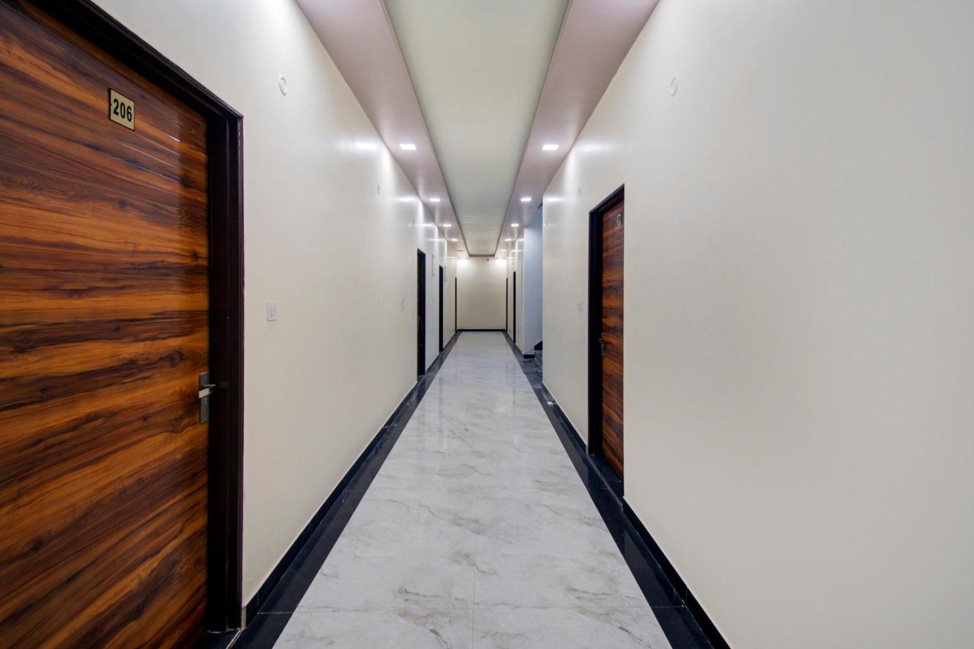 Hotel O Om Palace Dźajpur Zewnętrze zdjęcie
